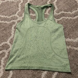 Lululemon tank size 2
